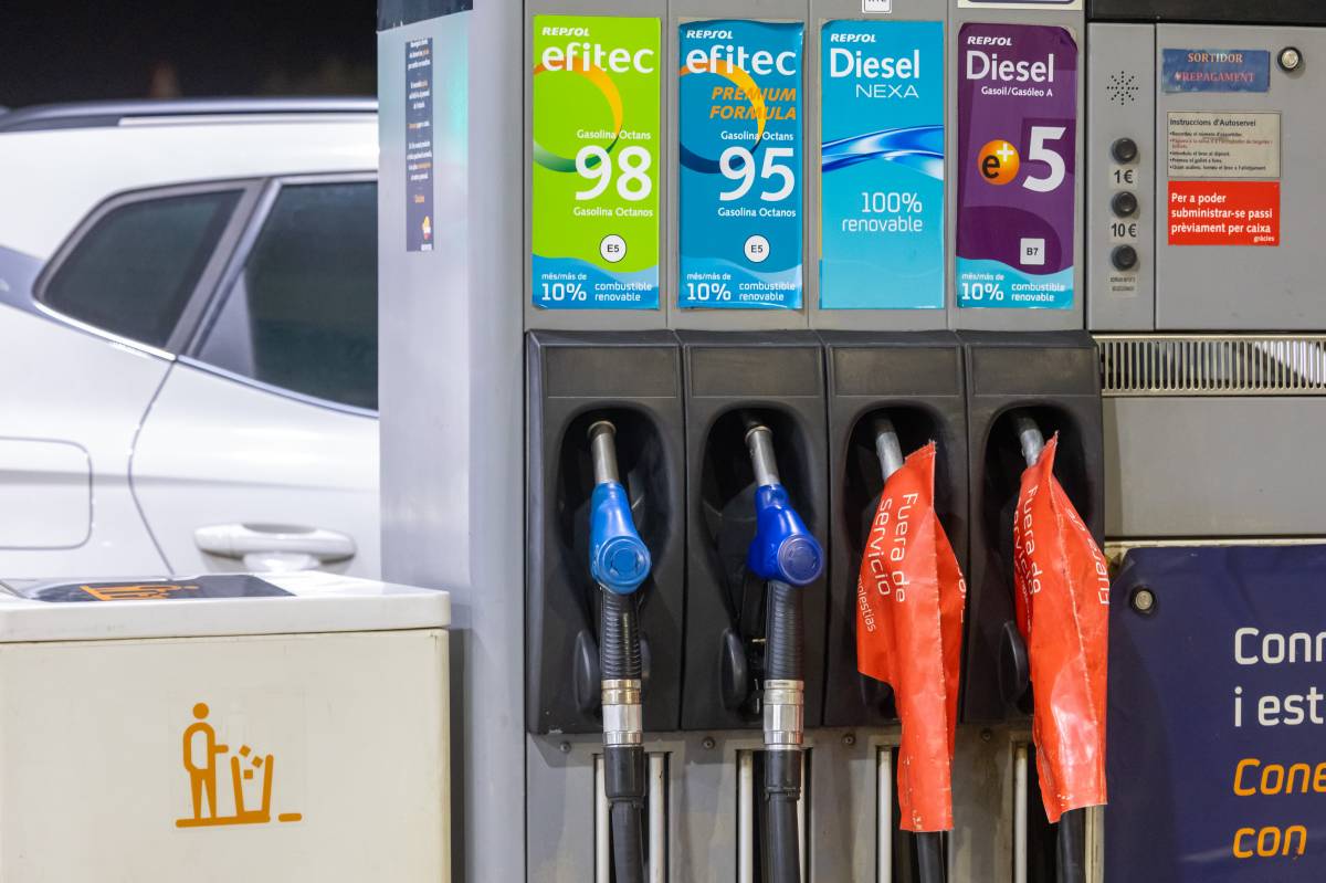 Un error intercanvia els sortidors de dièsel i gasolina en una benzinera de Sabadell: "He acabat al mecànic"