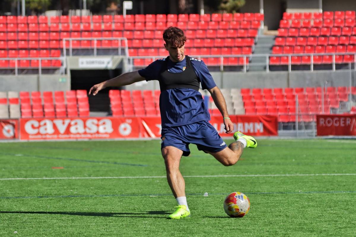 El defensa central en un entrenament d’aquesta setmana a l’Estadi Olímpic - Juanma Medina - Terrassa FC