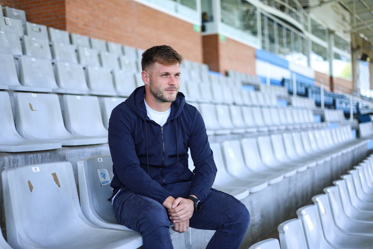 Ferran Costa, a la graderia de l`estadi