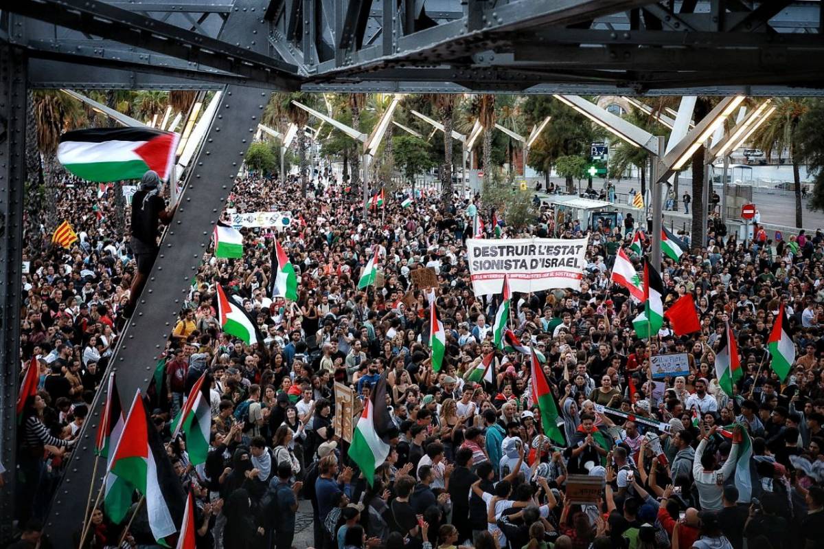 Els manifestants, durant la tarda - Hugo Fernández