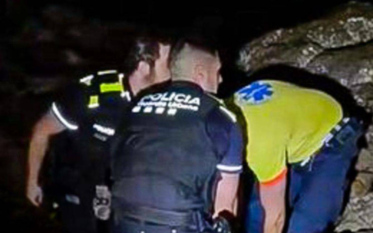 Rescaten un home que havia caigut a l'aigua a la zona de roques del Fortí de la Reina de Tarragona