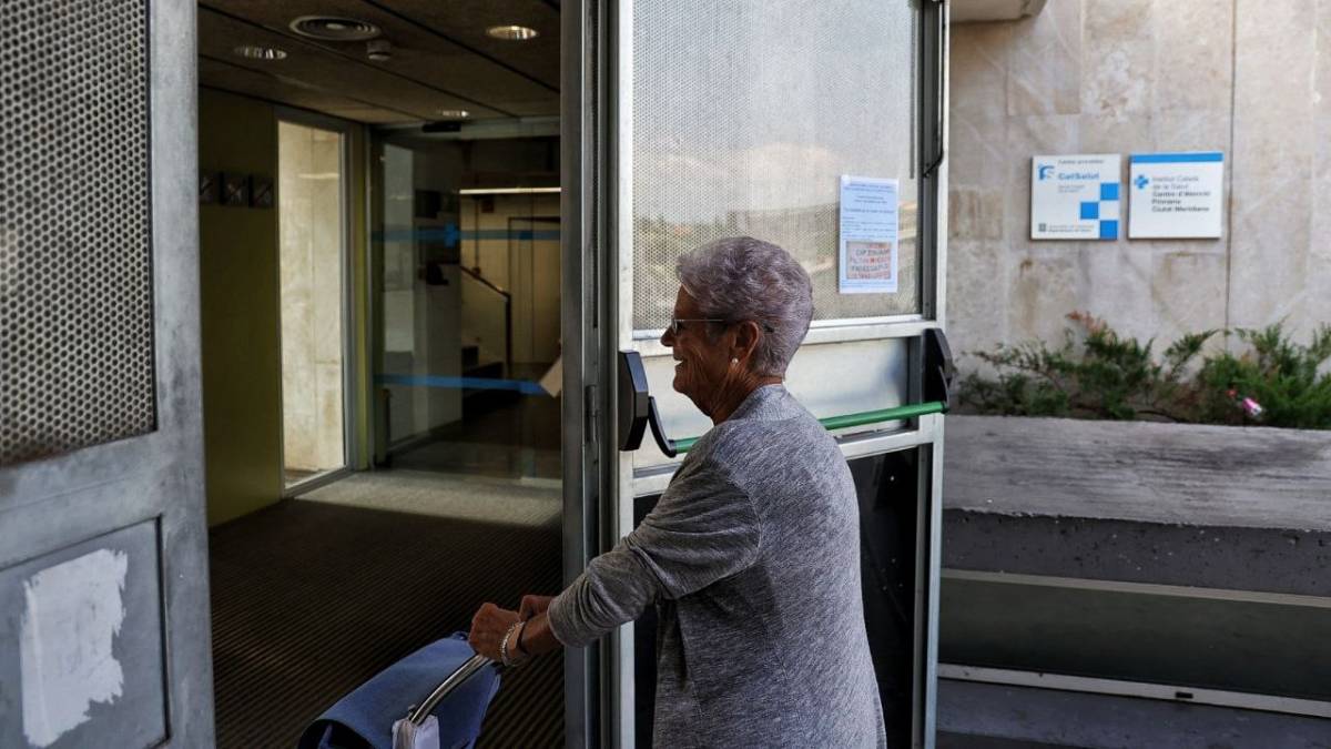 Revolta veïnal en un CAP de Nou Barris: «Hi ha menys de la meitat dels metges que necessitem»