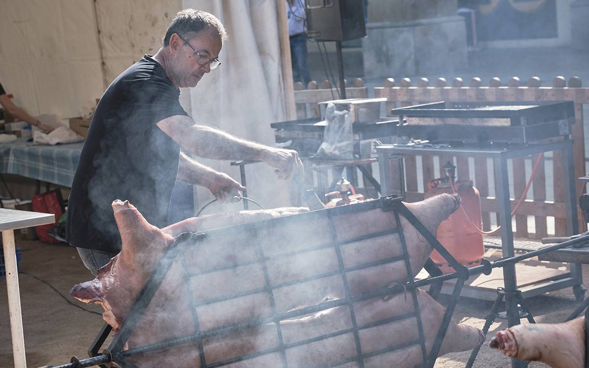 Manlleu viu la 32a edició de la Fira del Porc i la Cervesa