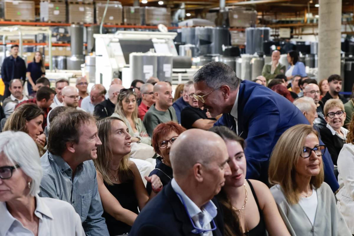 A l`acte han assistit treballadors, actuals i jubilats, i representants de les plantes estrangeres - Lluís Clotet A l`acte han assistit treballadors, actuals i jubilats, i representants de les plantes estrangeres