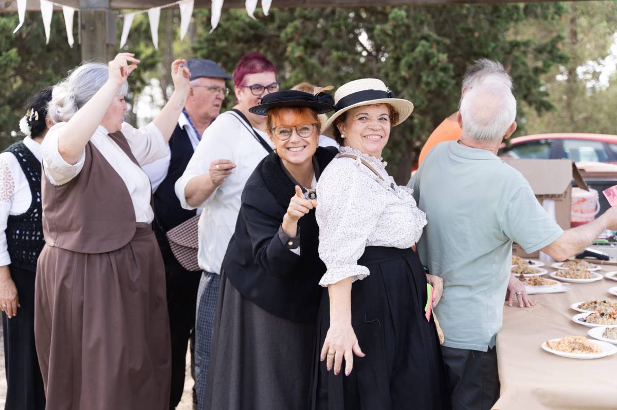FOTOS | Taules plenes i ambient festiu a la Fontada de la Salut