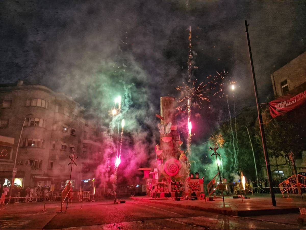 Berga clou amb l'espectacle de la falla un cap de setmana dedicat als bolets