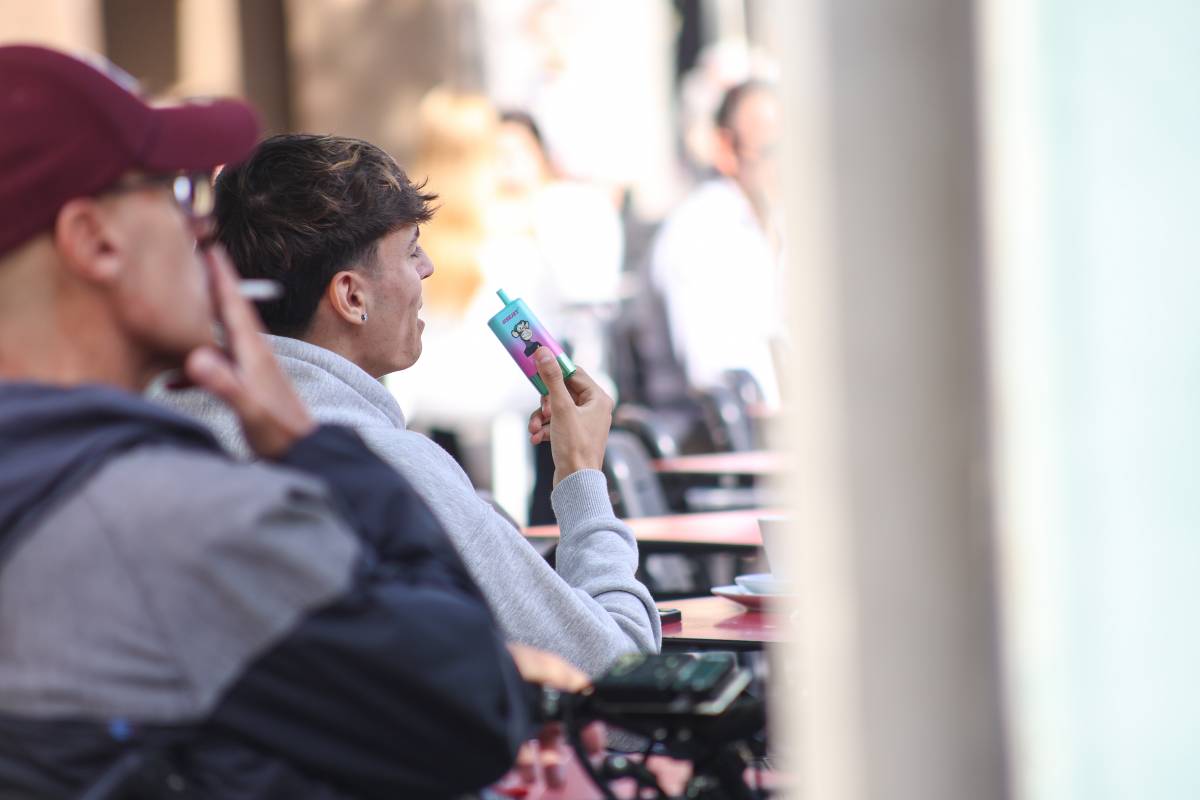 Adolescents i cigarretes electròniques, els reptes de la salut en el tabaquisme