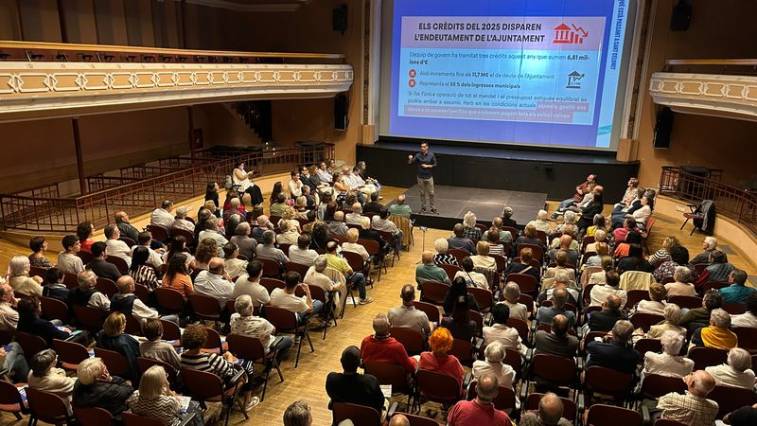 Junts per Sant Celoni aplega 200 persones en un acte a l'Ateneu