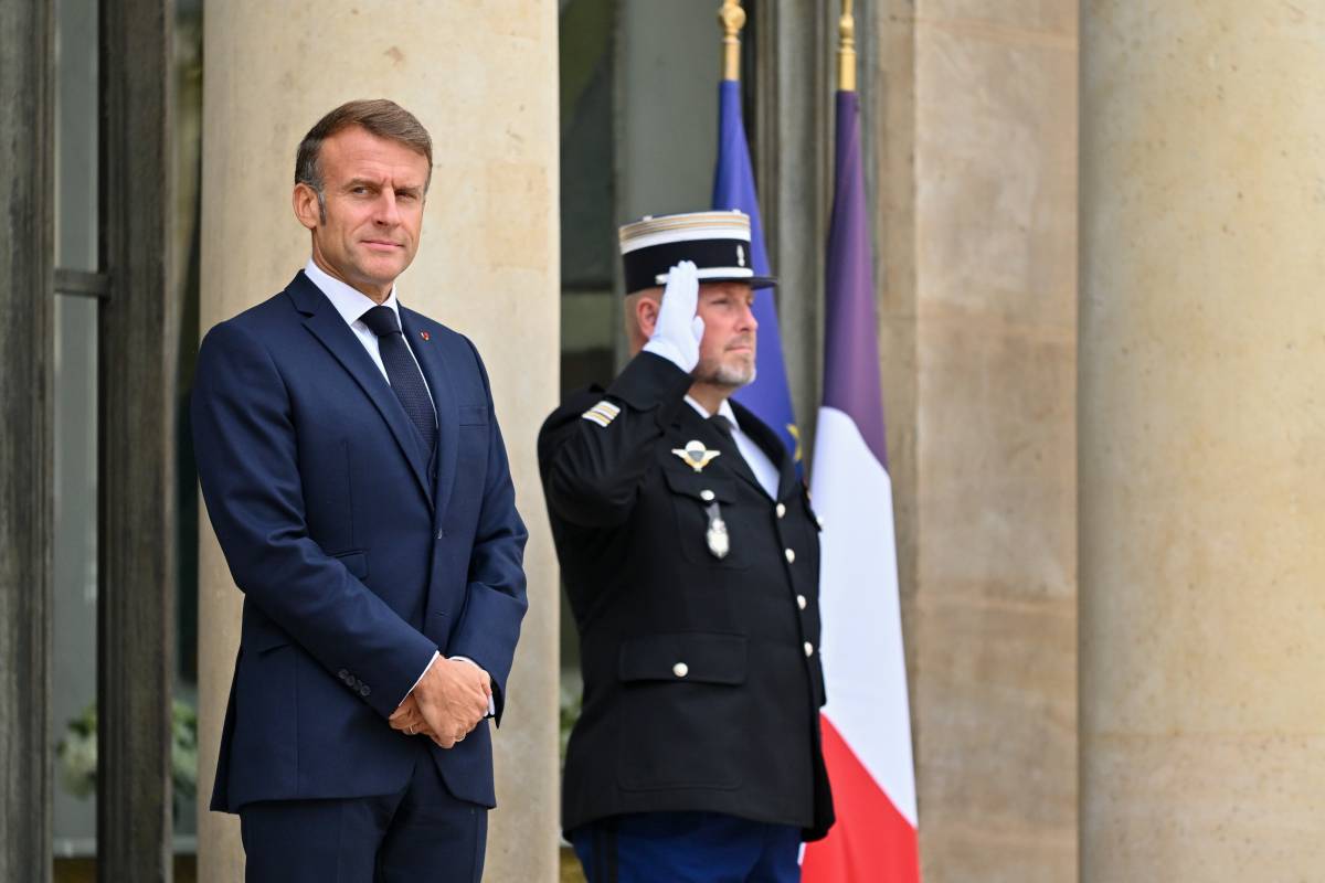 Les hores més baixes d'Emmanuel Macron