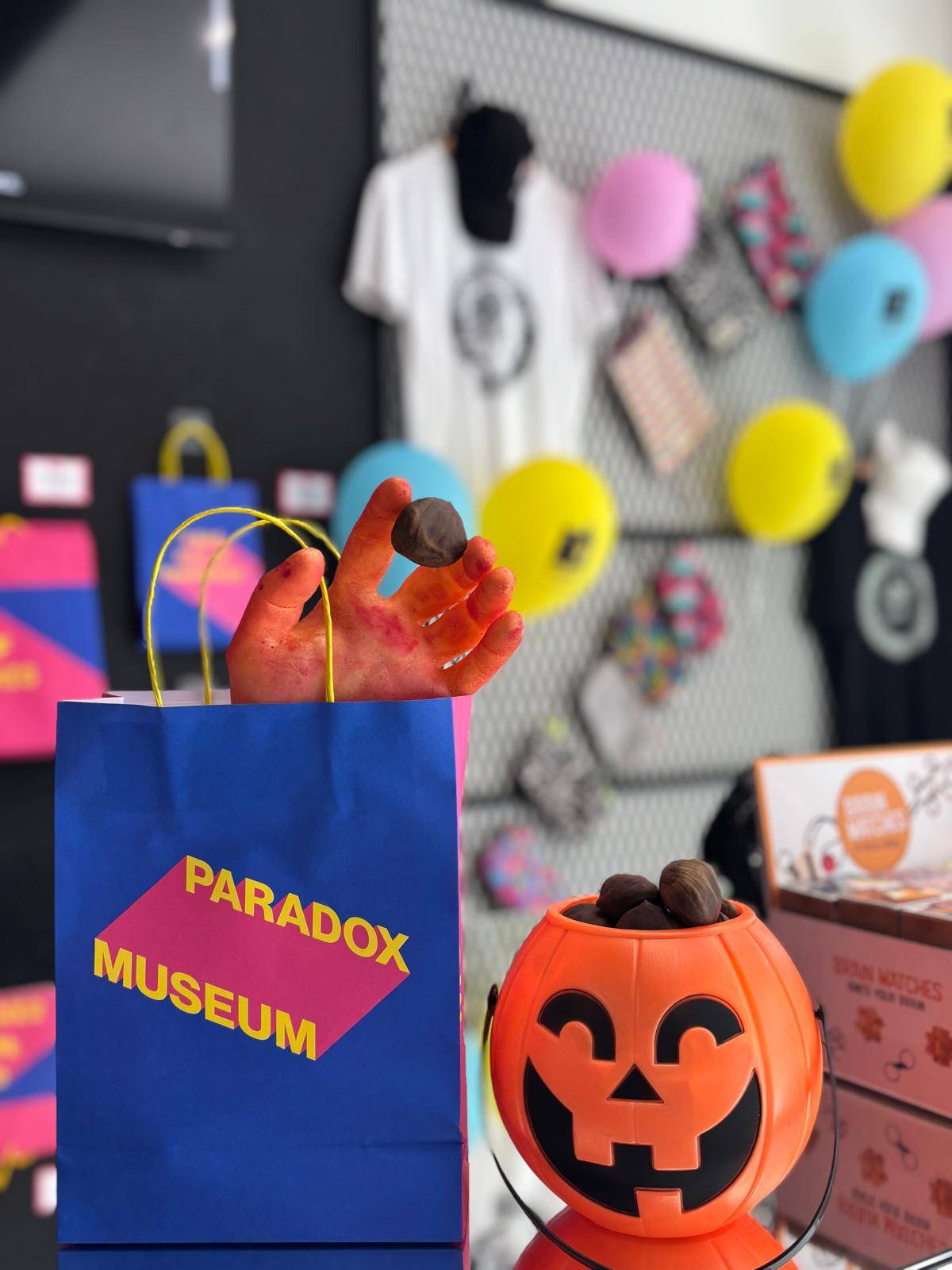 Castaweeb - Paradox Museum Castaweeb