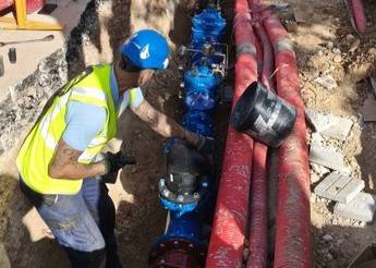 Instal·len una nova vàlvula regulada de pressió d’aigua a Viladecavalls