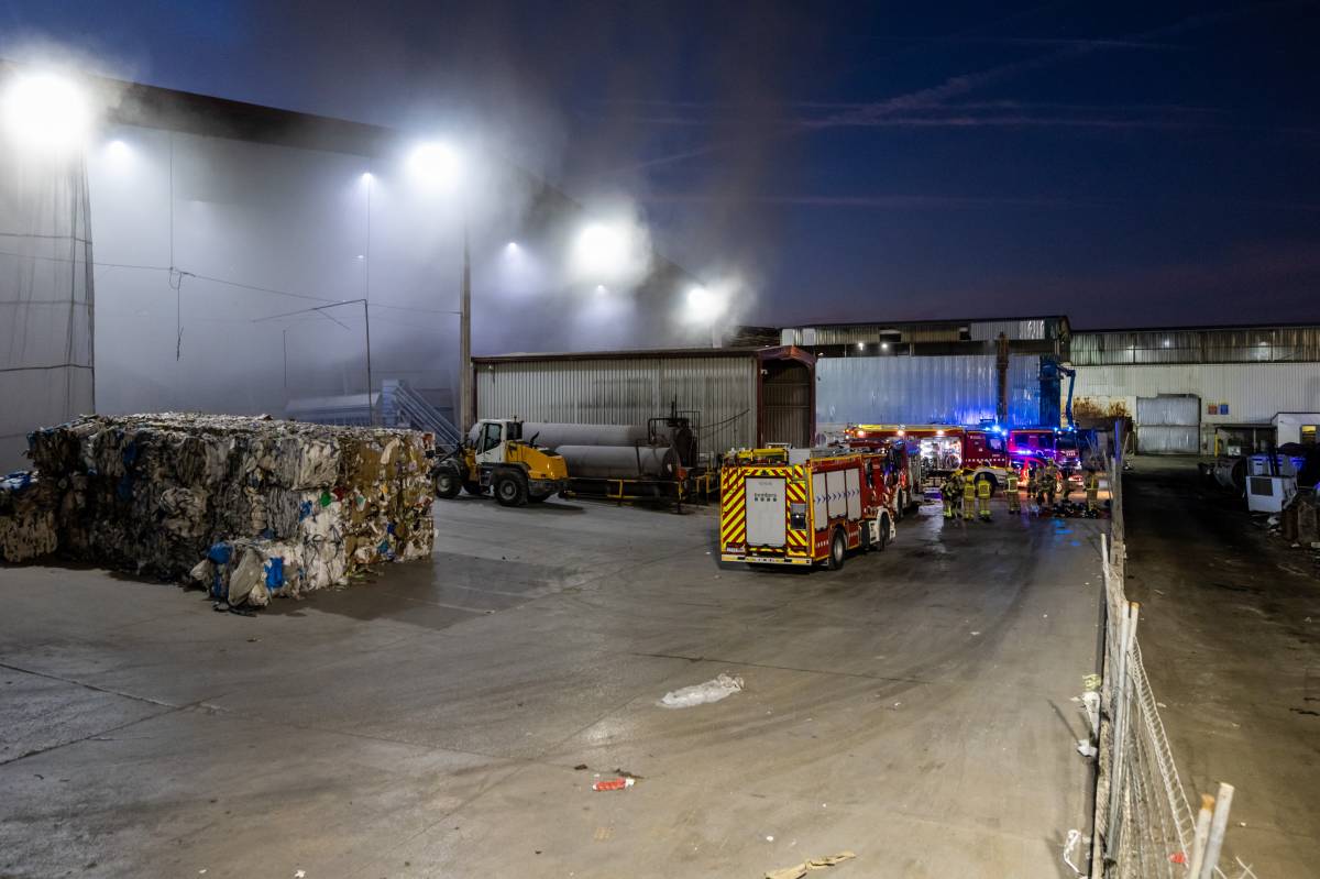 Incendi en una planta de reciclatge de Sabadell