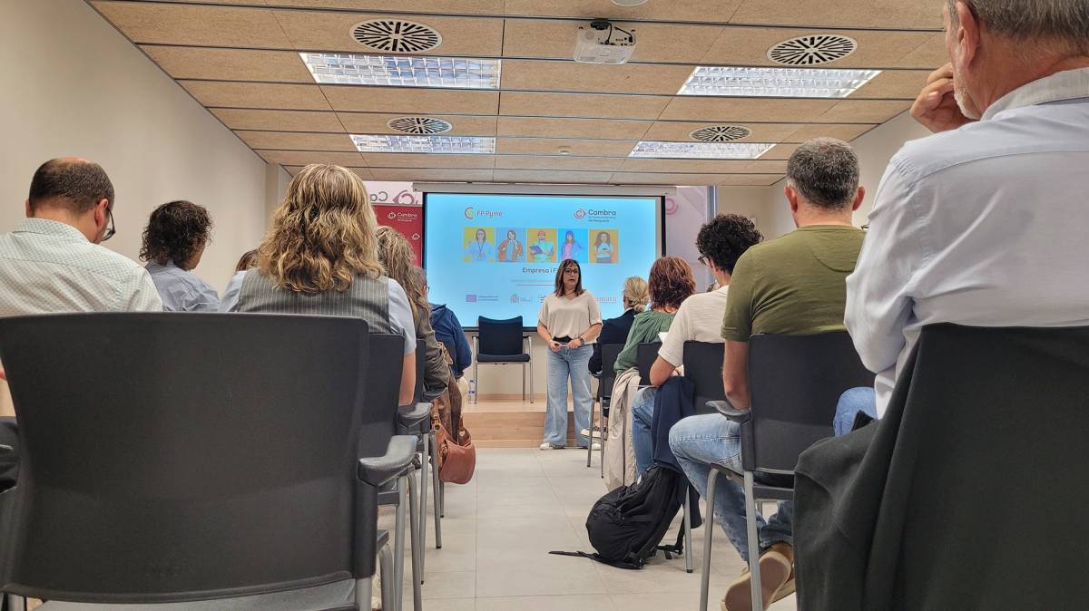 Un instant de la ponència de Mar Raluy, aquest matí a Berga - Lídia López