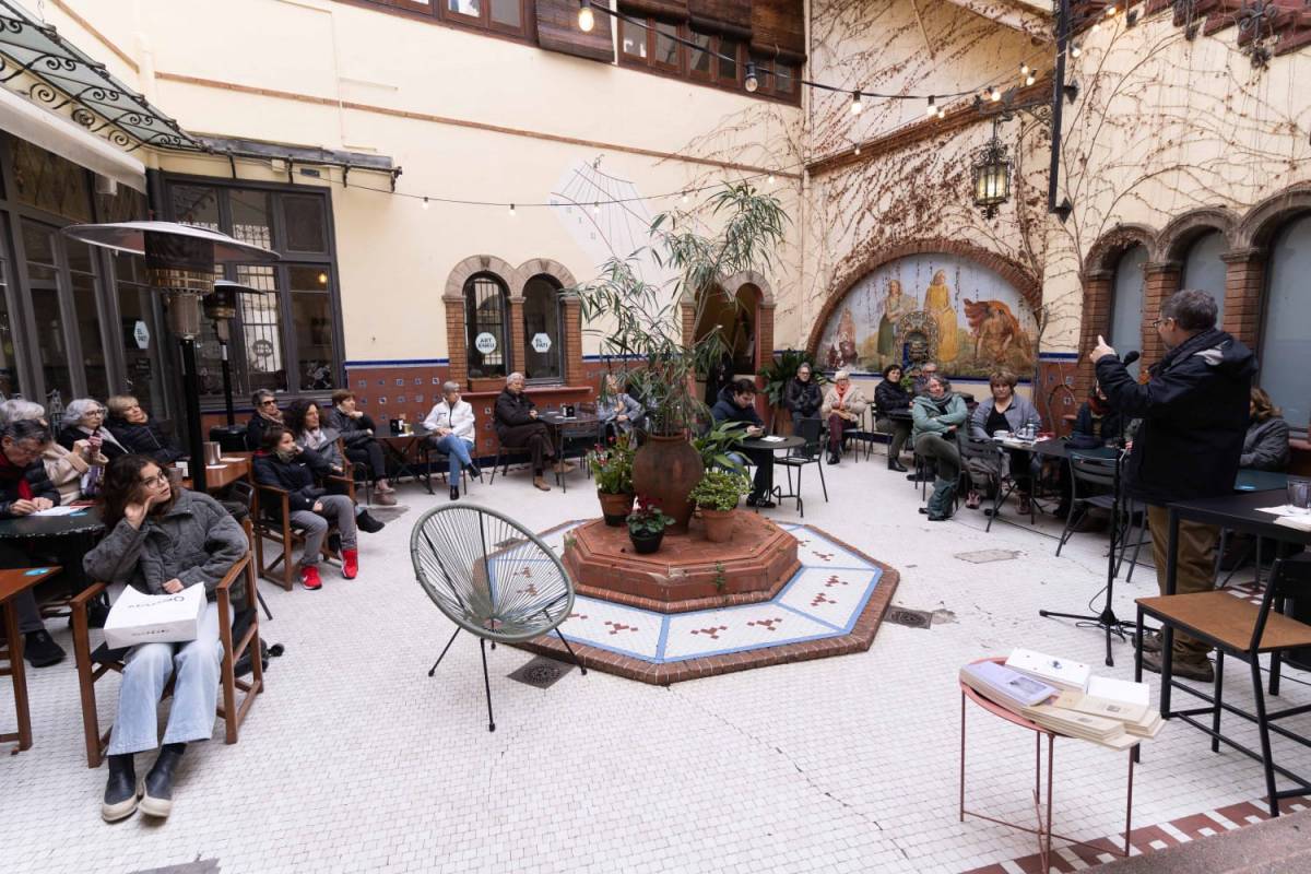 Sabadell fa lloc a la poesia: "Vivim temps molt foscos, la necessitem"