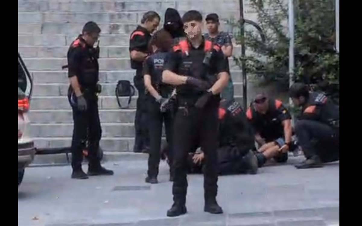 Detenen un menor a Crist Rei de Manresa per resistir-se a ser traslladat al centre d'on havia fugit