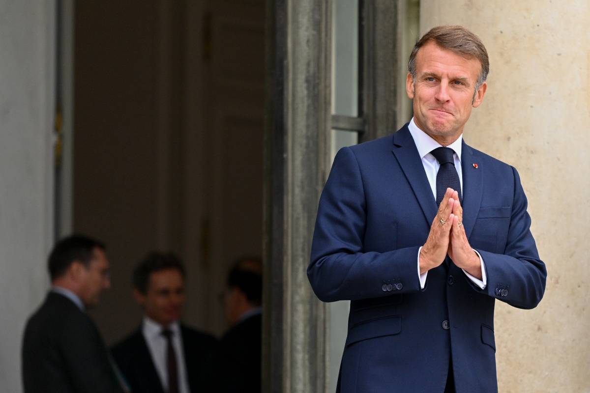 La crisi política a França es cronifica: Macron nomenarà nou primer ministre