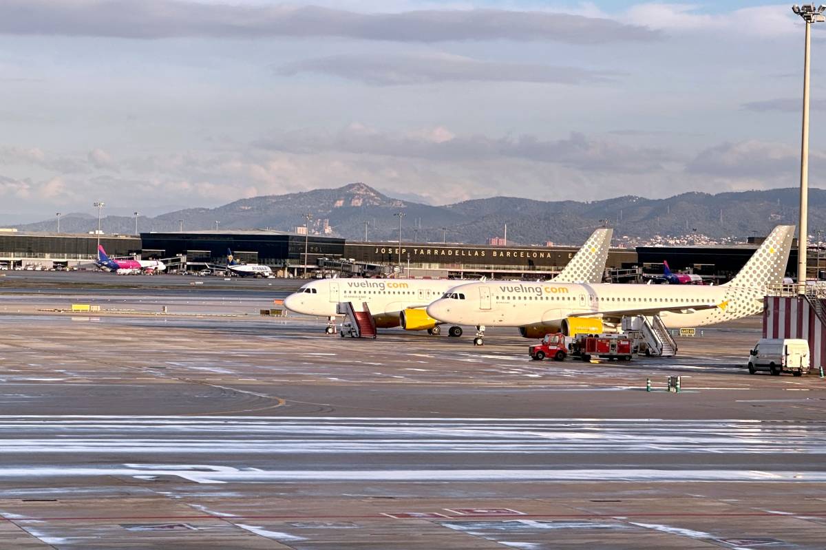 El govern espanyol i Podem pacten prioritzar els compromisos ambientals en l’ampliació del Prat