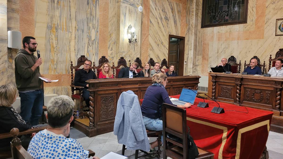 Arnau Borràs, membre del Casal Panxo, ha defensat el text de la moció - Lídia López Arnau Borràs, membre del Casal Panxo, ha defensat el text de la moció