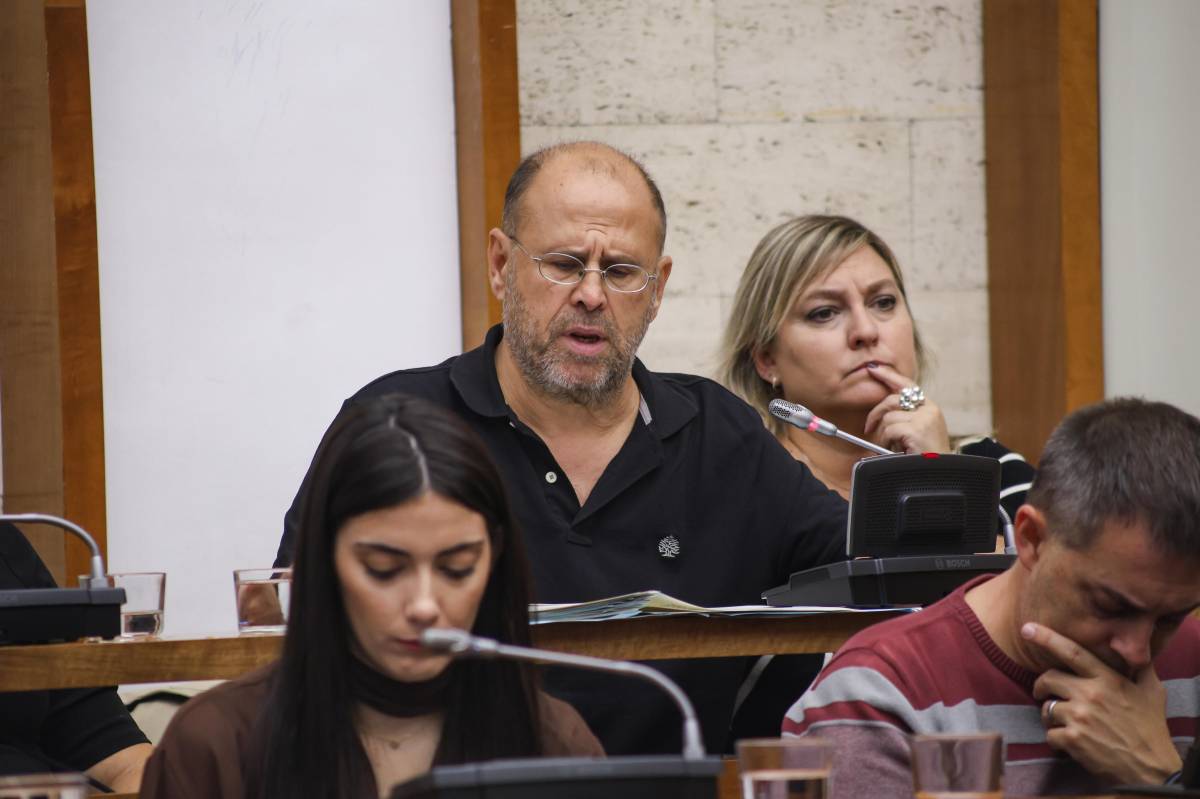 El regidor d`Economia, Antonio Rodríguez, durant la seva intervenció