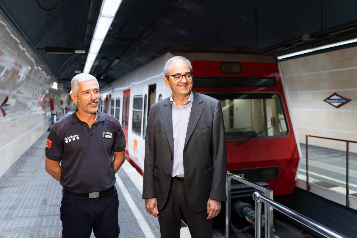 Lluís Mendo i Francesc Jiménez a l`antiga estació de ferrocarrils - David Chao Lluís Mendo i Francesc Jiménez a l`antiga estació de ferrocarrils