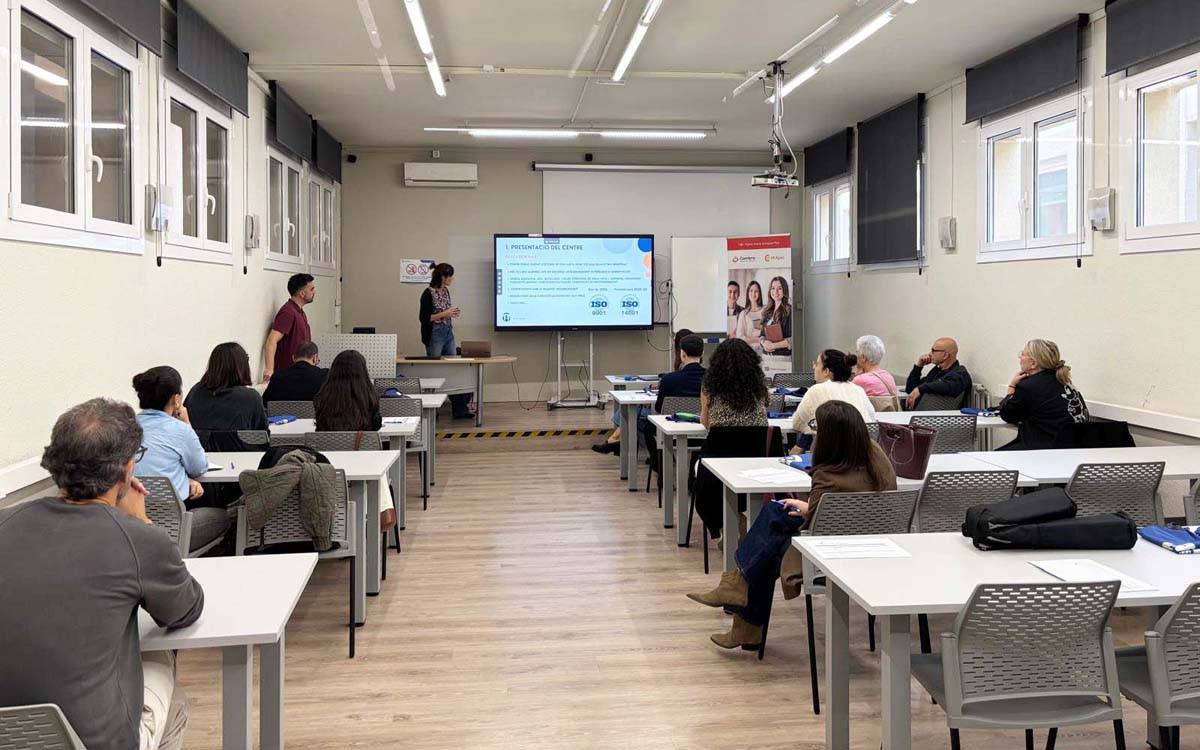 Una vintena d'empreses del Bages descobreixen els avantatges de l'FP dual a Manresa