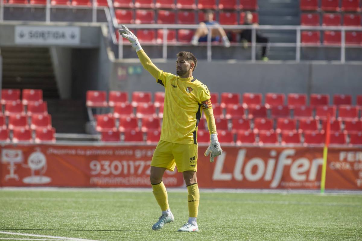 El porter del conjunt terrassista Marcos Pérez ha sigut el titular tots els partits de lliga - Nebridi Aróztegui