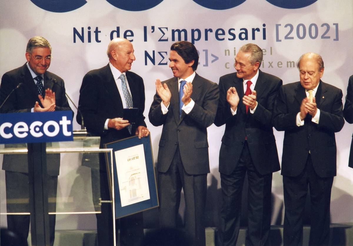 La cerimònia del 2002, quan van presidir l’acte José María Aznar i Jordi Pujol; - Arxiu Diari de Terrassa La cerimònia del 2002, quan van presidir l’acte José María Aznar i Jordi Pujol;