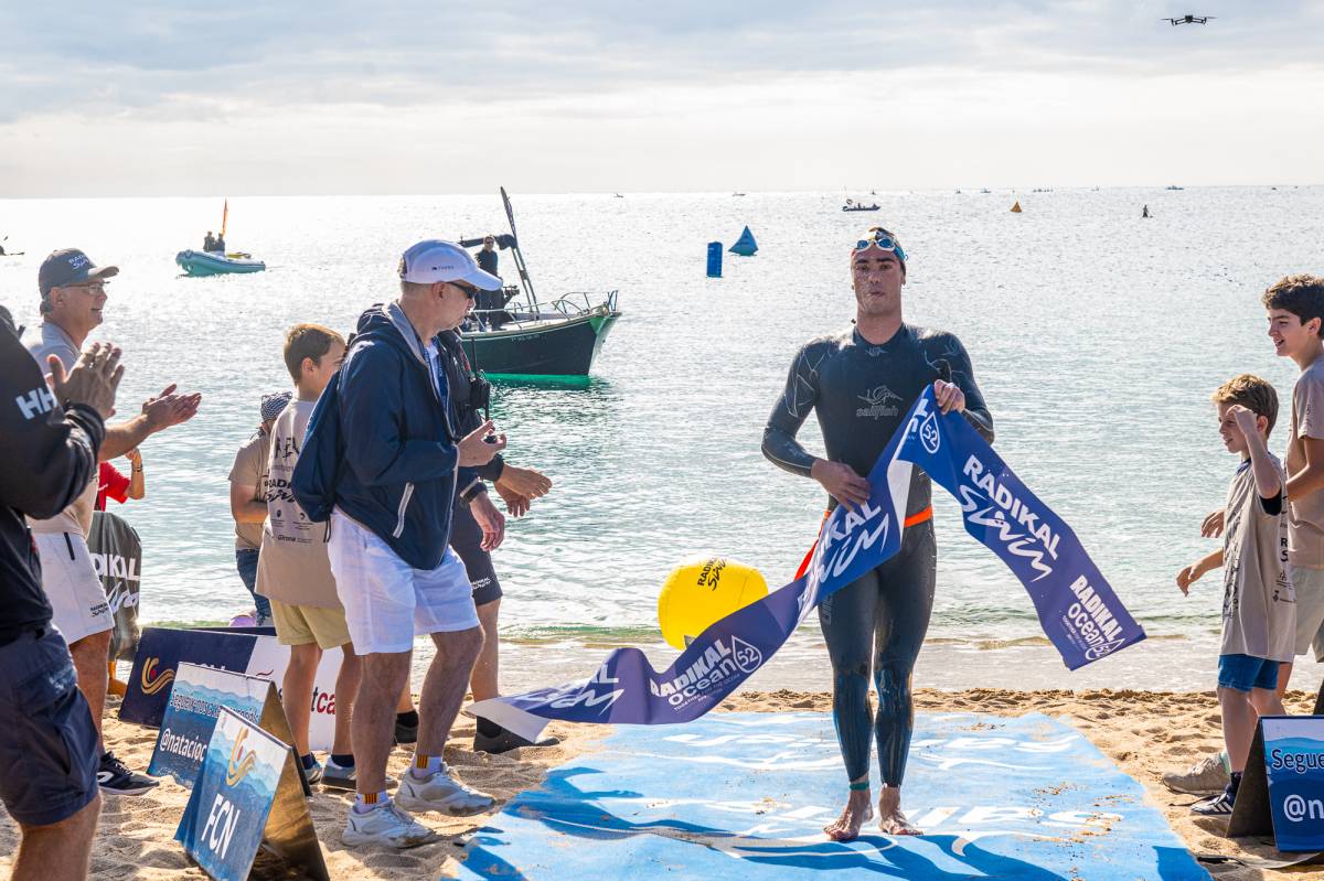 Álex Castejón i Diego Mira guanyen la Radikal ocean52, competició de referència d'aigües obertes