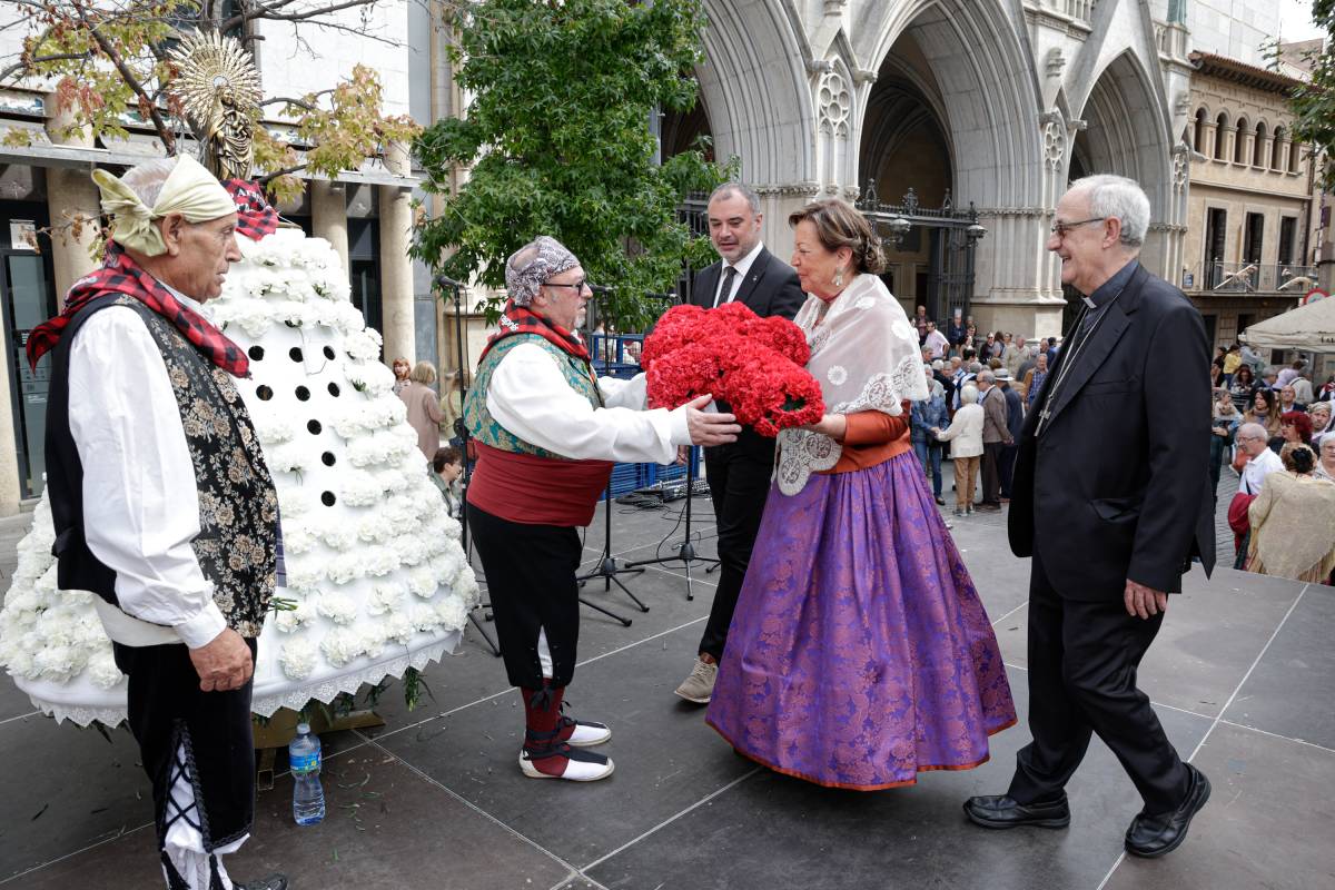 La Plaça Vella vibra amb la tradició aragonesa del Pilar