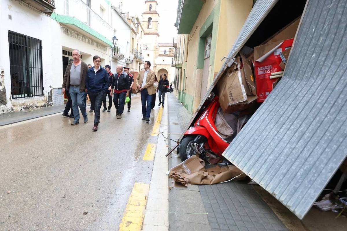 L'oposició carrega contra Illa per prioritzar la Hispanitat mentre arribava el temporal de l'Ebre