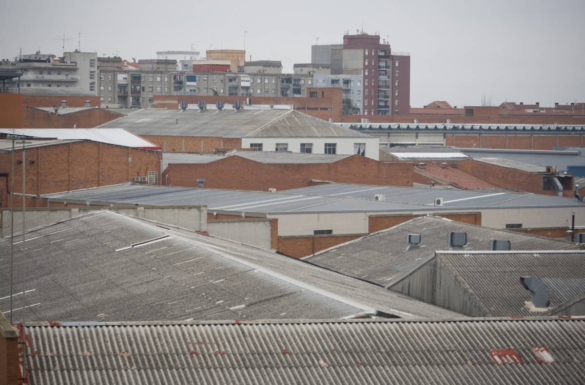 Amiant a Terrassa: hi ha mig miler de cobertes amb fibrociment als polígons