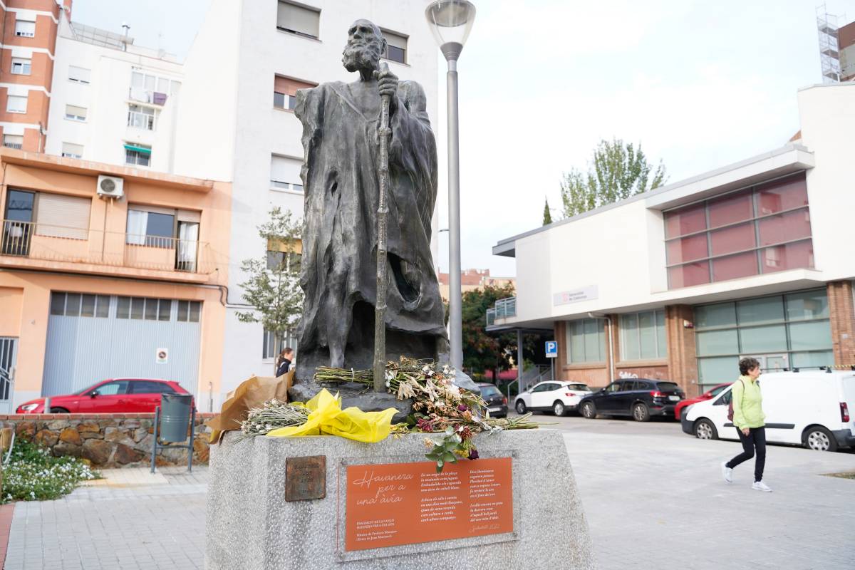 El monument dedicat als avis i les àvies