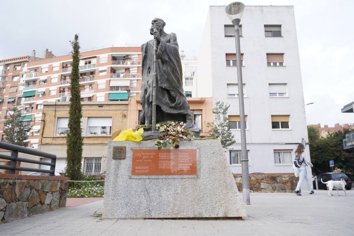 El monument dedicat als avis i les àvies