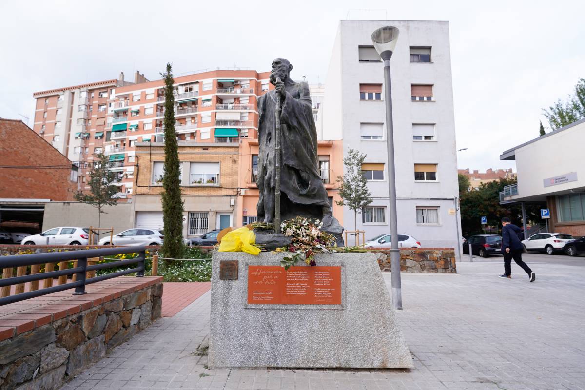 El monument dedicat als avis i les àvies