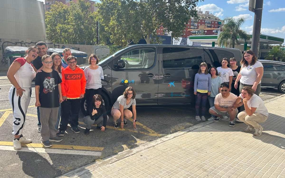 Down Tarragona millora la cobertura territorial gràcies a la donació d’una furgoneta