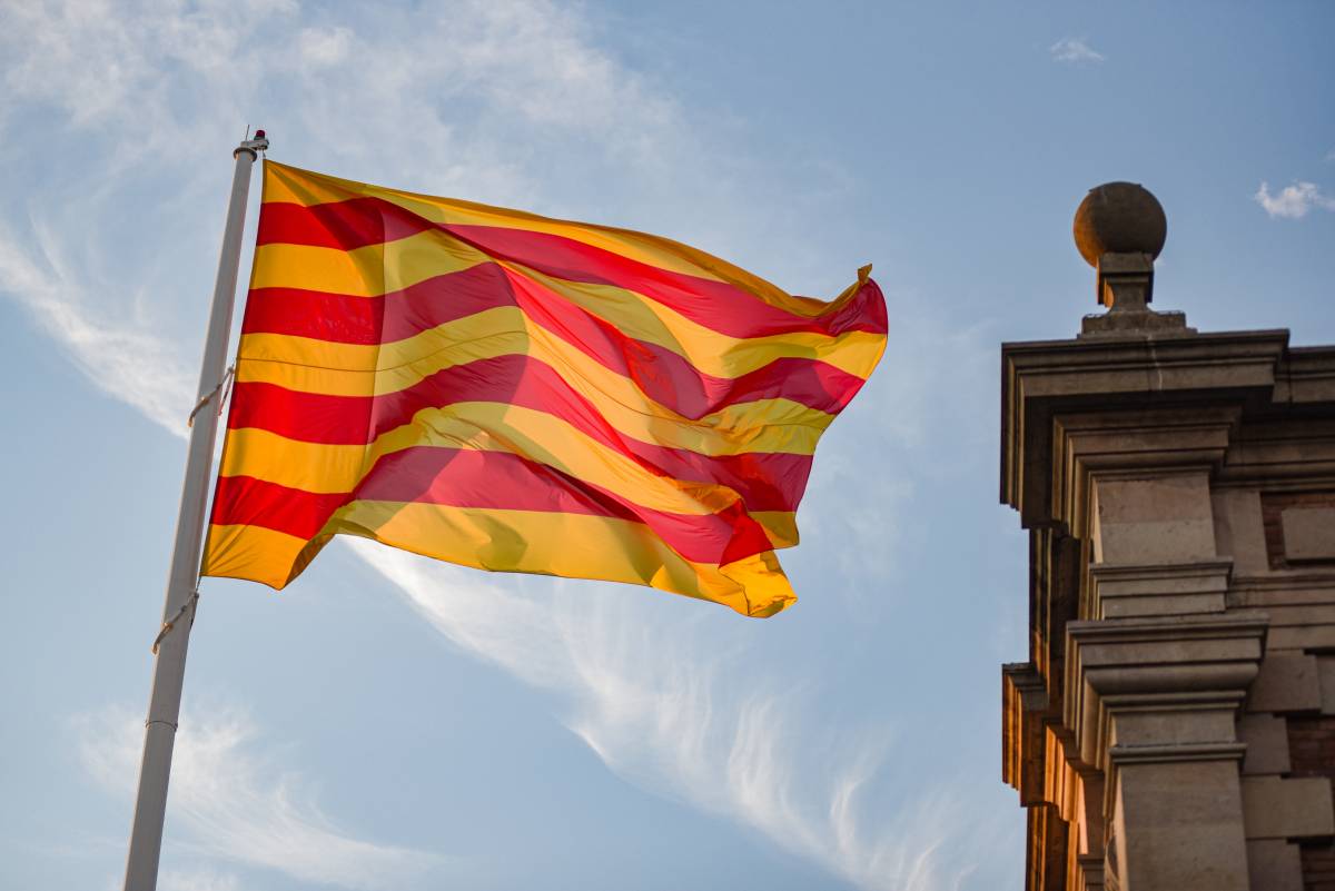 El Parlament frena l'intent ultra d'hissar una bandera espanyola gegant a la Ciutadella