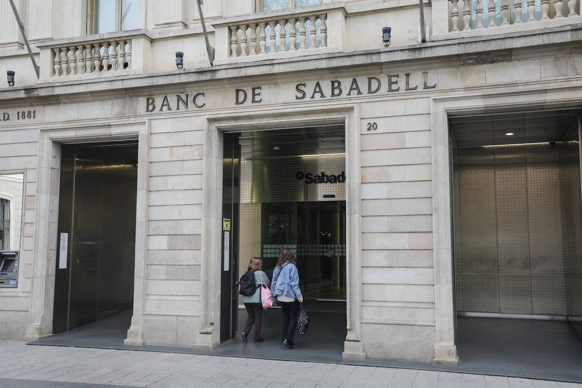 Un 97,2% dels clients que són accionistes del Banc Sabadell rebutgen l'opa del BBVA