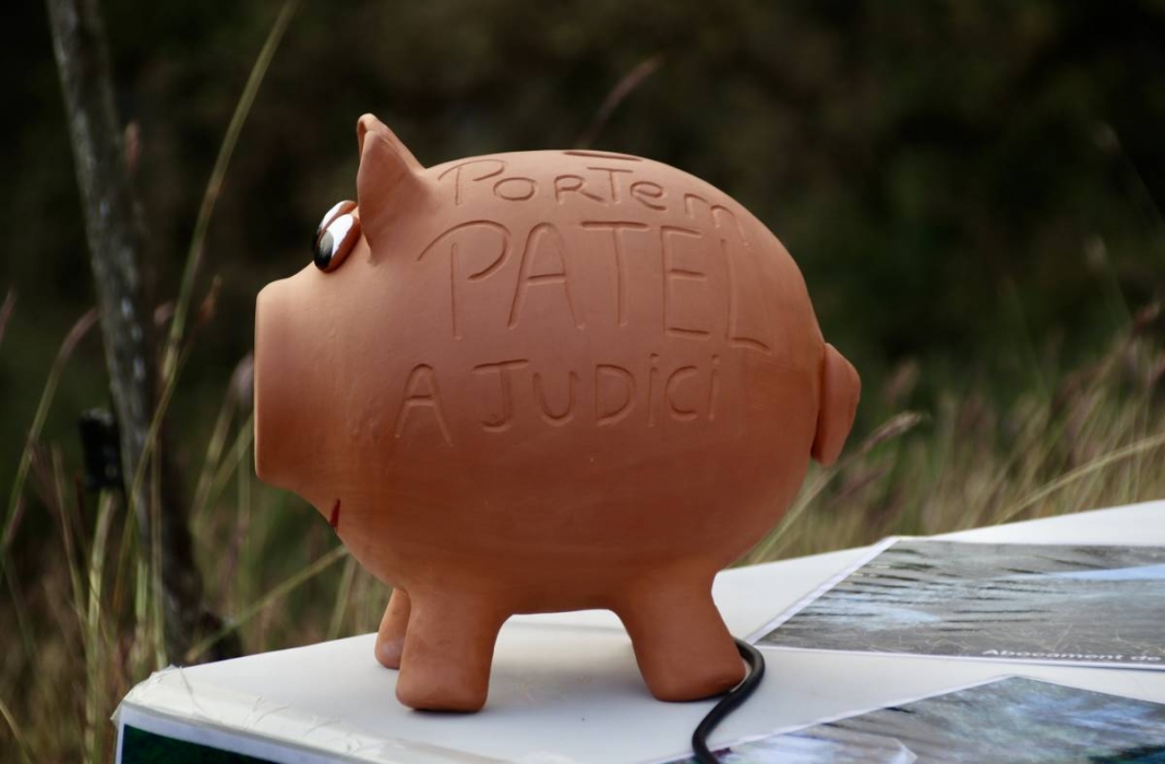 Èxit de la campanya del GDT per cobrir els costos del procés judicial contra Patel