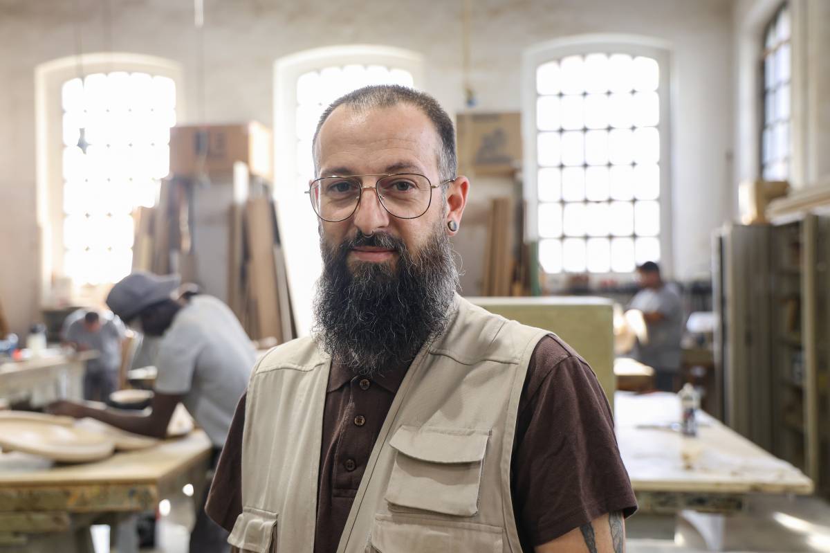 Vicenç González, l’encarregat del taller de fusteria de Promoció Econòmica - Victor Castillo Vicenç González, l’encarregat del taller de fusteria de Promoció Econòmica