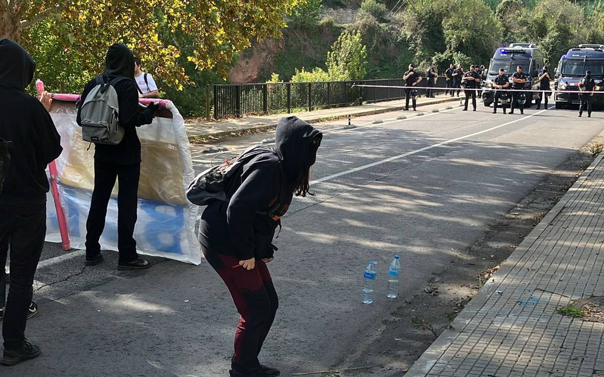 Els Mossos tallen l'accés a peu i en cotxe a la zona esportiva del Congost deu hores abans del partit