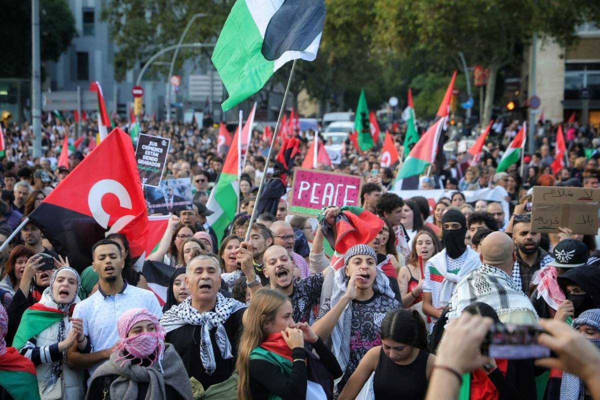 Nova protesta per Palestina a Barcelona: milers de persones reclamen sancions a Israel més enllà de l'alto el foc
