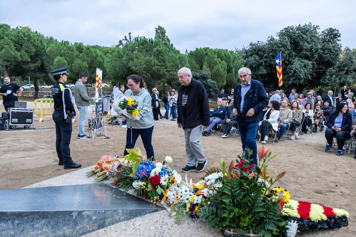 Memorial Lluís Companys a la masia de Can Rull - Juanma Peláez Memorial Lluís Companys a la masia de Can Rull