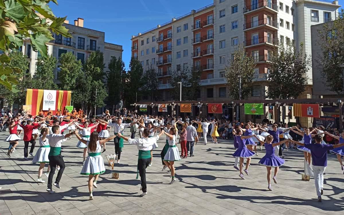 Presenten el llibre «La sardana a Valls: cent anys de colles sardanistes a la ciutat»