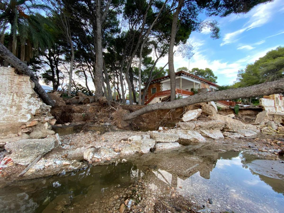 L'Ajuntament d'Alcanar demana expropiar els habitatges enmig de barrancs i rieres