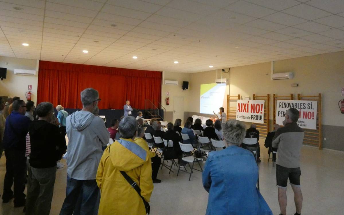 Protesta veïnal a Aguilar de Segarra contra un nou projecte eòlic amb torres de 200 metres