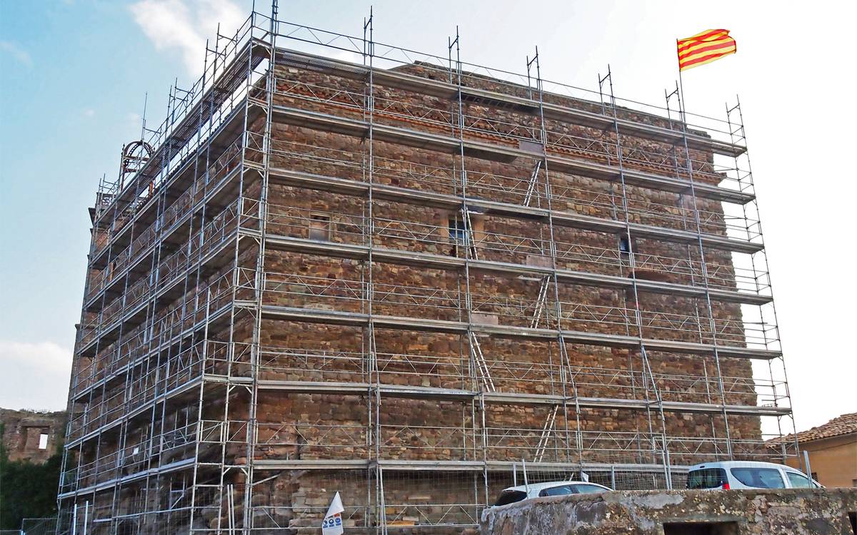 Comença la consolidació i adequació de dues façanes del Castell de Súria