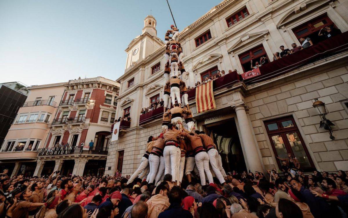 Els Xiquets de Reus llancen la campanya «Som Imprescindibles» de cara la Diada de la Colla