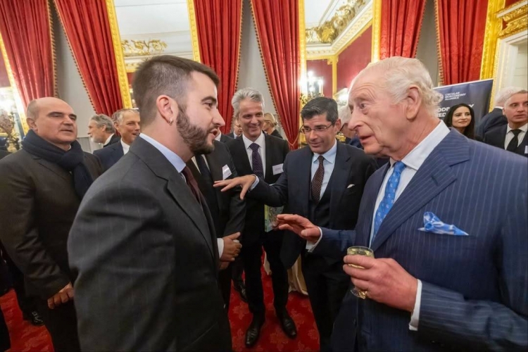 Ricard Ustrell confessa la resposta catalanòfoba que li va etzibar Jacobo Martínez de Irujo en un acte amb el rei d'Anglaterra
