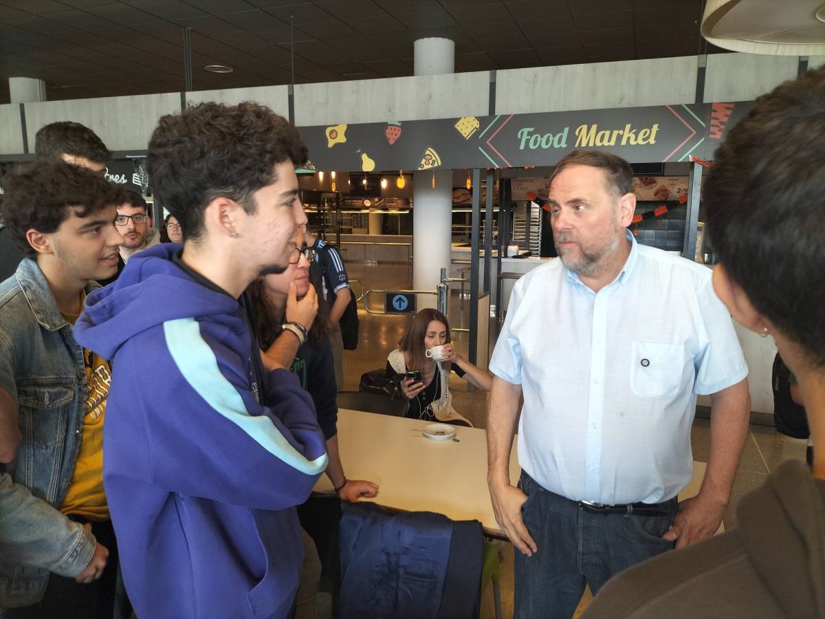 Junqueras apareix al campus de la UAB 24 hores després de la visita de Vito Quiles