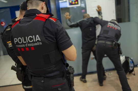20 detinguts i més de 160 denúncies en el novè dispositiu «Kanpai» contra la multireincidència